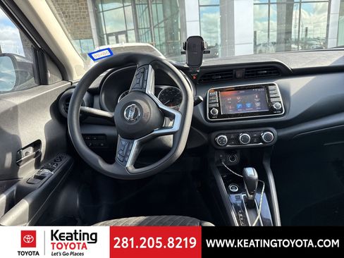 Used 2021 Nissan Kicks S image 9