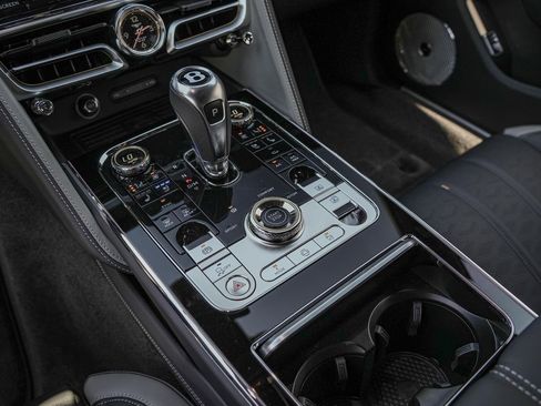 New 2025 Bentley Flying Spur Plug-In Hybrid AWD/4WD image 32