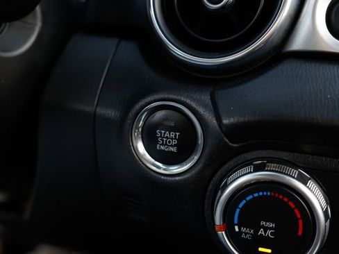 Used 2017 FIAT 124 Spider Classica image 27