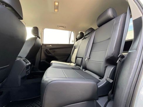 Used 2018 Volkswagen Tiguan SE AWD/4WD image 13