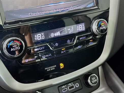 Used 2019 Nissan Murano SV image 16