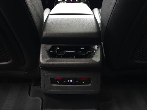 Used 2025 Audi Q6 e-tron Premium Plus w/ Premium Plus AWD/4WD image 18