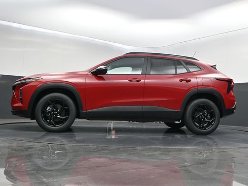 Used 2026 Chevrolet Trax LT w/ Midnight Edition FWD image 37