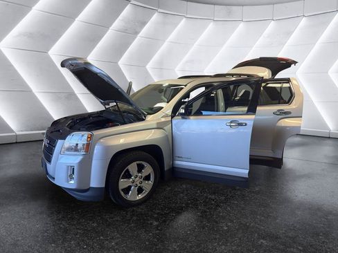 Used 2015 GMC Terrain SLE w/ Chrome Edition AWD/4WD image 11
