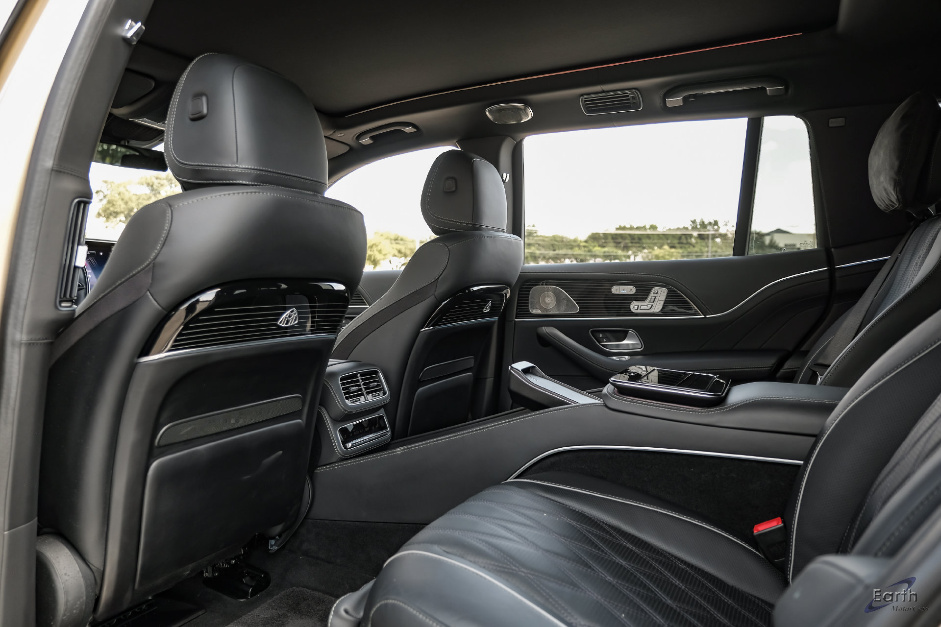 Used 2024 Mercedes-Benz Maybach GLS 600 4MATIC image 90