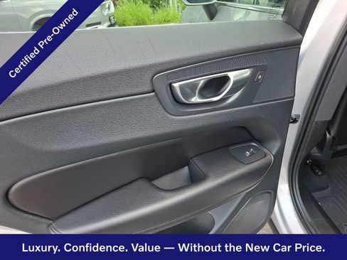 Certified 2023 Volvo XC60 B5 Plus w/ Climate Package AWD/4WD image 11