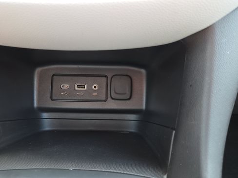 Used 2023 Chevrolet Equinox LS w/ Sport Edition FWD image 23