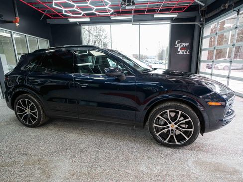 Used 2023 Porsche Cayenne image 5