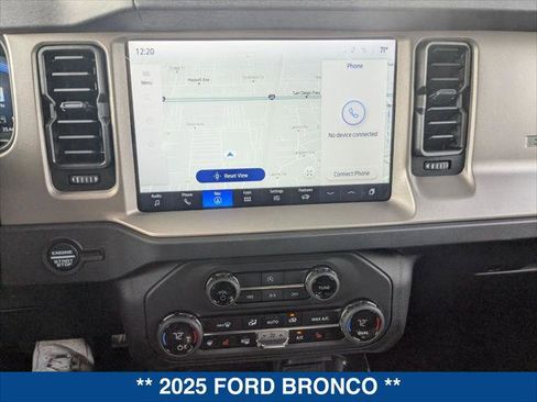 Used 2025 Ford Bronco Outer Banks AWD/4WD image 13