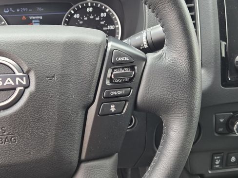 Used 2024 Nissan Frontier SV w/ SV Convenience Package RWD image 25