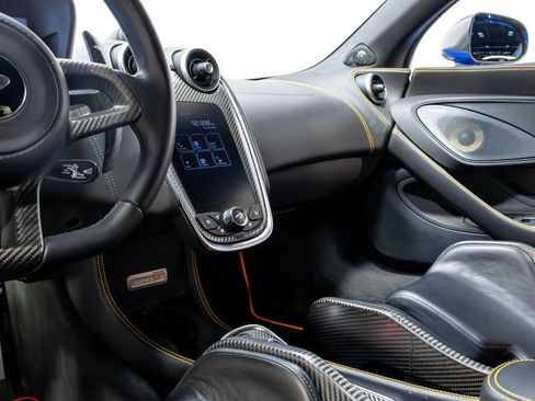 Used 2019 McLaren 600LT RWD image 10