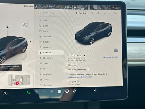 Used 2024 Tesla Model Y Long Range AWD/4WD image 34