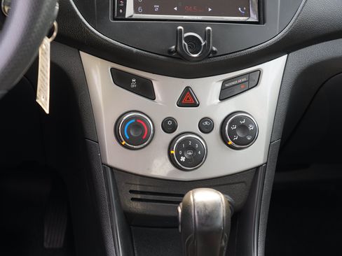 Used 2016 Chevrolet Trax LS AWD/4WD image 23