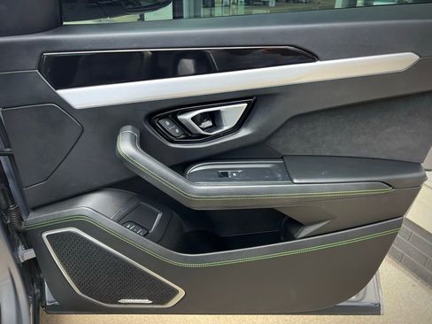 Used 2022 Lamborghini Urus image 40