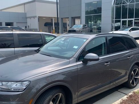 Used 2019 Audi Q7 3.0T Prestige AWD/4WD image 4