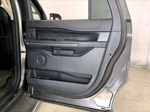 Used 2021 Ford Expedition Max Platinum RWD image 23