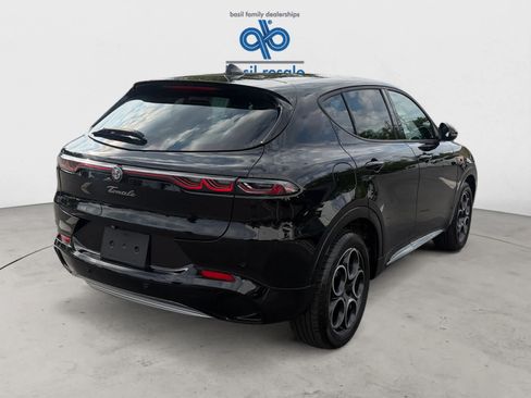 Used 2024 Alfa Romeo Tonale Ti w/ Premium Interior Package AWD/4WD image 7