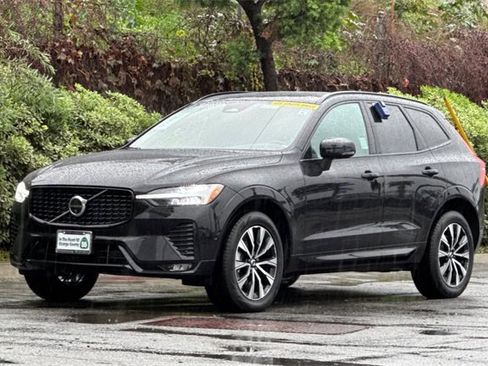 Used 2025 Volvo XC60 B5 Plus image 8