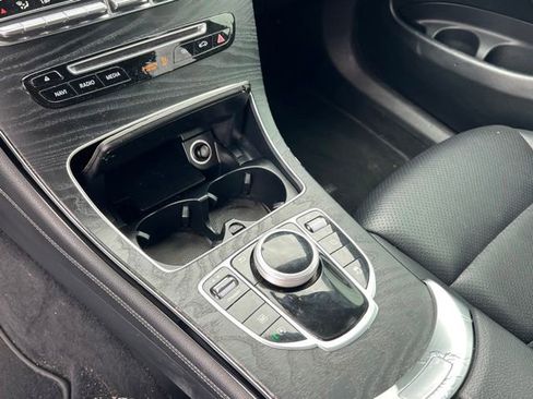 Used 2018 Mercedes-Benz GLC 300 4MATIC image 19
