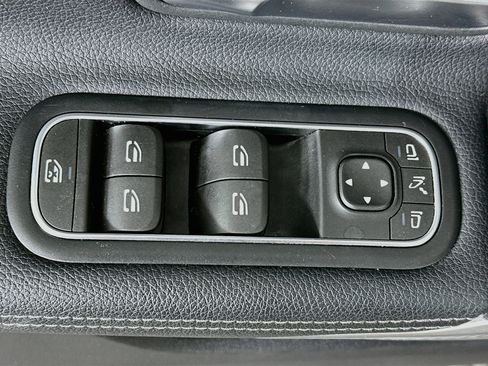Used 2025 Mercedes-Benz CLA 250 4MATIC image 15