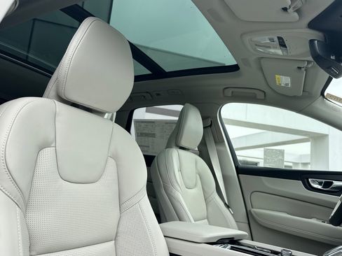 New 2026 Volvo XC60 T8 Ultra w/ Climate Package AWD/4WD image 13