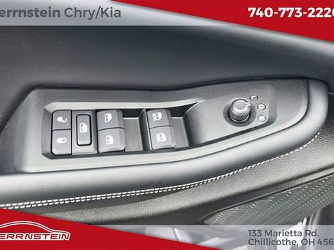 Used 2025 Jeep Grand Cherokee L Altitude image 15