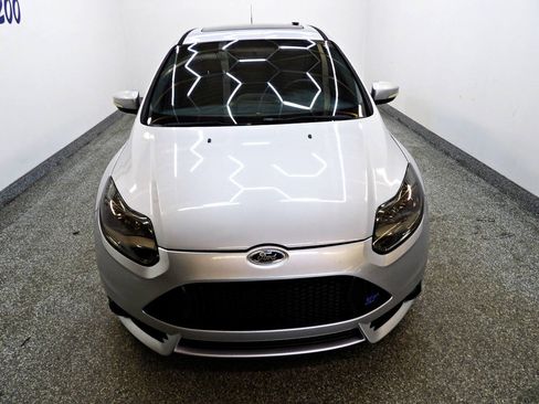 Used 2013 Ford Focus ST FWD image 2