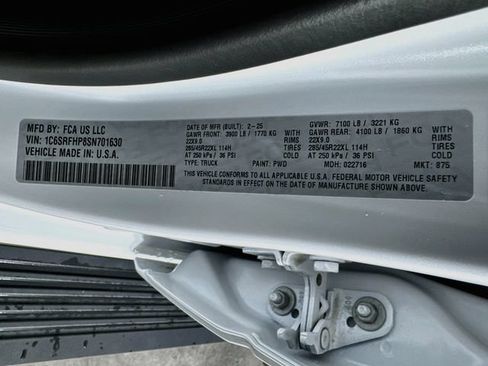Used 2025 RAM 1500 Limited AWD/4WD image 39