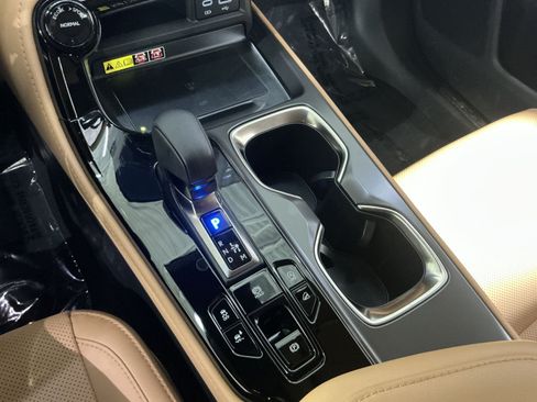 Used 2025 Lexus NX 250 AWD w/ Accessory Package (2T) image 23