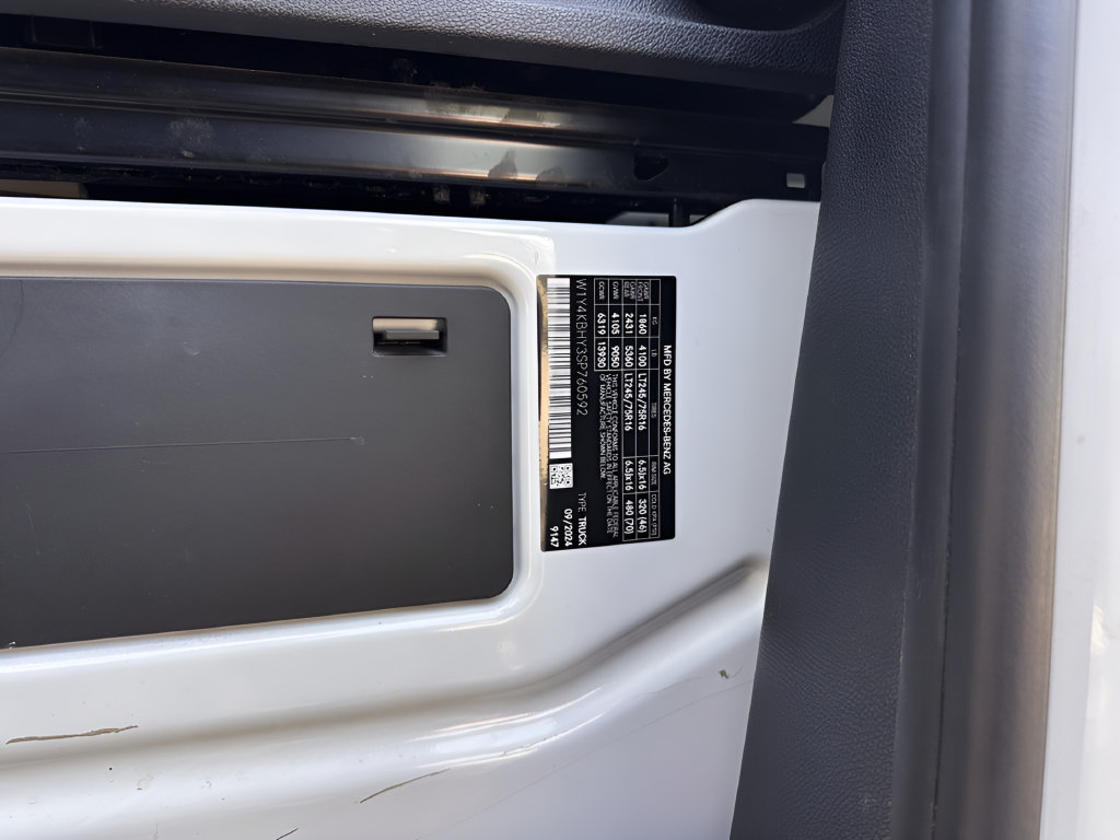 Used 2025 Mercedes-Benz Sprinter 2500 image 26
