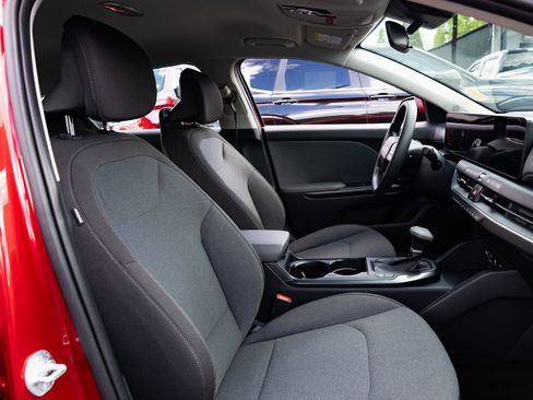 Used 2025 Kia K4 FWD image 25