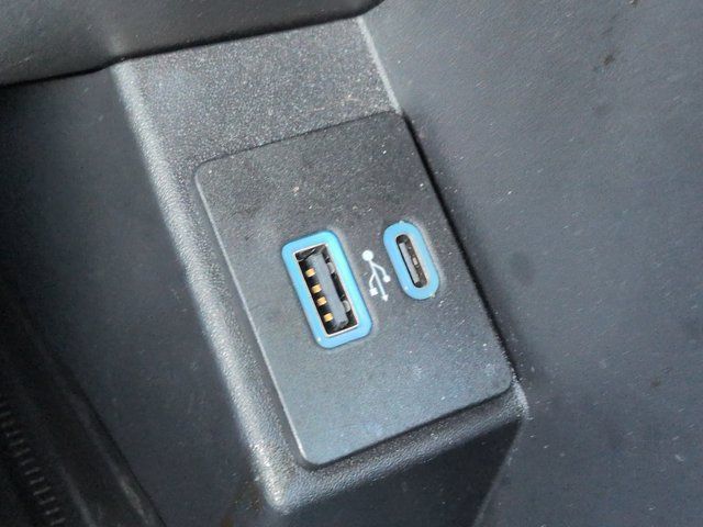 Used 2021 Ford Edge ST-Line FWD image 20