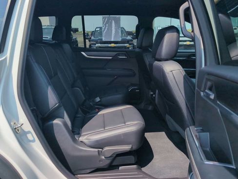 Used 2026 GMC Acadia Elevation w/ Elevation Premium Package FWD image 27