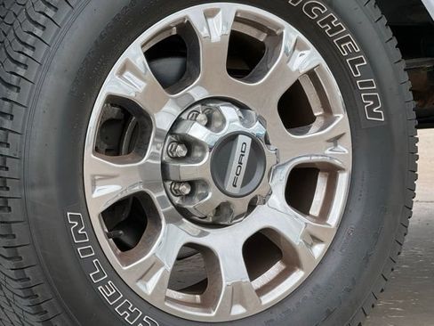 Used 2022 Ford F250 Lariat w/ Lariat Ultimate Package AWD/4WD image 15