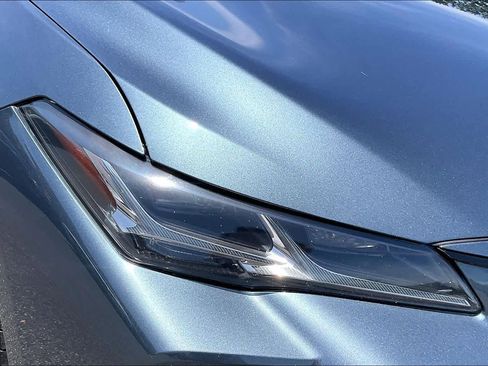 Used 2019 Toyota Avalon Limited FWD image 27