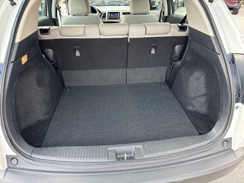 Used 2022 Honda HR-V LX image 18