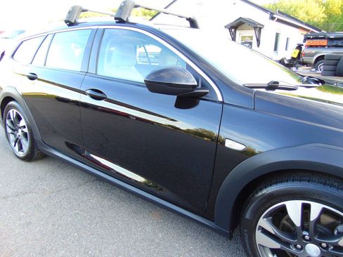 Used 2018 Buick Regal Essence w/ Driver Confidence Package #1 AWD/4WD image 44