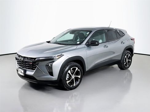 Used 2024 Chevrolet Trax RS image 4