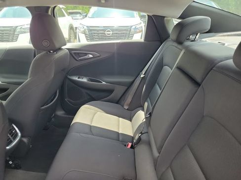 Used 2025 Chevrolet Malibu LT FWD image 12