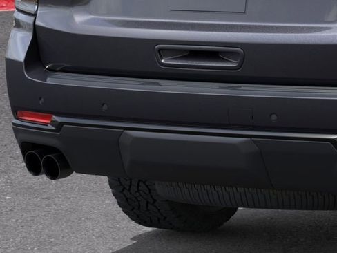 New 2026 Chevrolet Suburban Z71 image 14