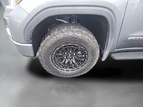 Used 2022 GMC Sierra 1500 AT4 w/ AT4 Premium Package image 11
