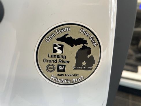 Used 2024 Chevrolet Camaro LT w/ RS Package image 10