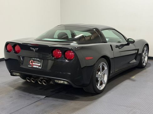 Used 2007 Chevrolet Corvette Coupe w/ Performance Package RWD image 4
