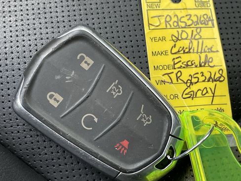 Used 2018 Cadillac Escalade ESV Luxury image 39