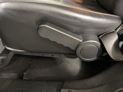Used 2018 Jeep Wrangler Unlimited Sahara AWD/4WD image 22