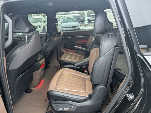 Used 2024 Kia EV9 GT-Line image 9