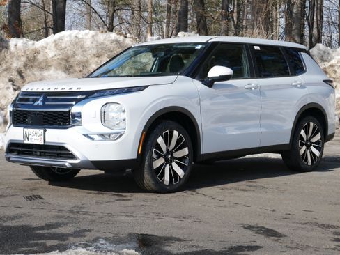 Used 2026 Mitsubishi Outlander SE AWD/4WD image 1