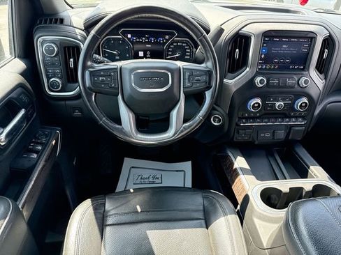 Used 2022 GMC Sierra 2500 Denali w/ Denali Black Diamond Edition AWD/4WD image 14