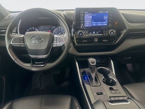 Used 2022 Toyota Highlander XSE FWD image 22