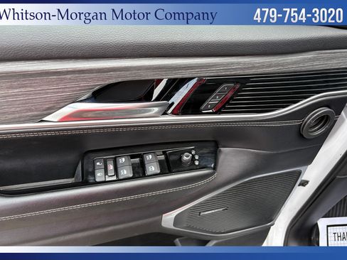 Used 2024 Jeep Wagoneer Series II w/ Flexible Seating Group image 12